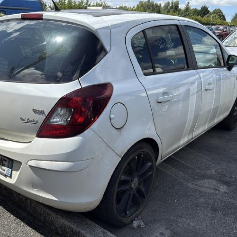 Pompe à carburant OPEL CORSA D Photo n°8