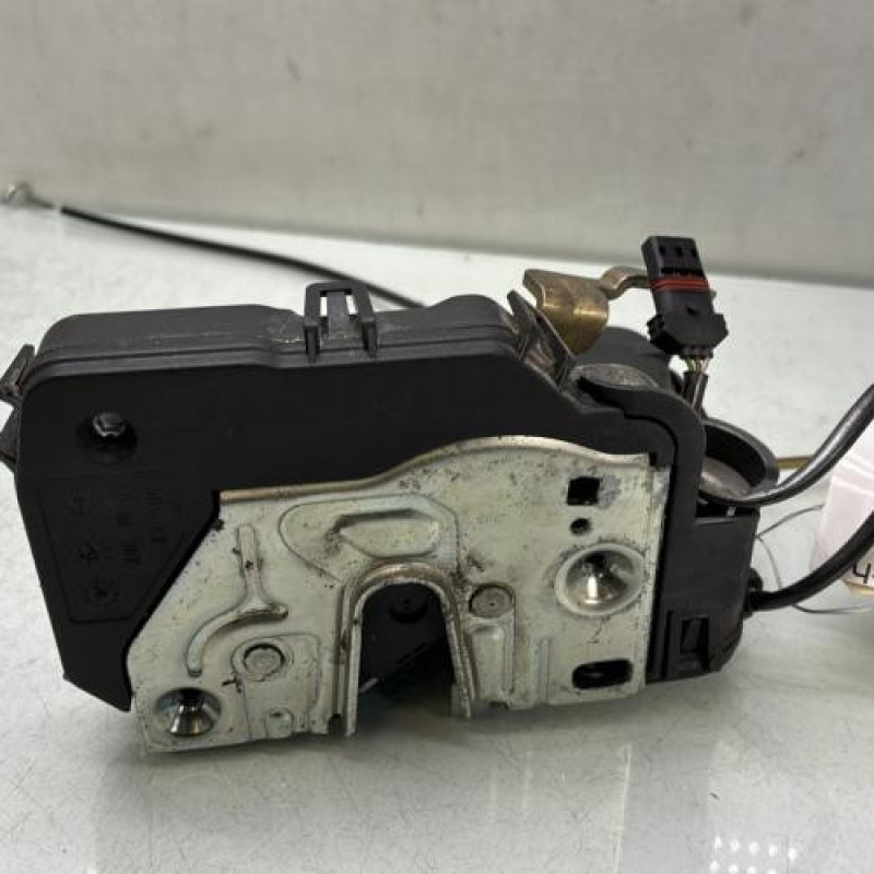 Serrure avant gauche MERCEDES CLASSE C 203 Photo n°1