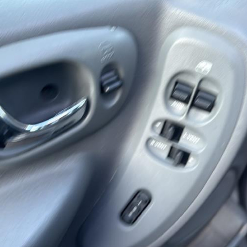 Optique avant principal gauche (feux)(phare) CHRYSLER GRAND VOYAGER 4 Photo n°14