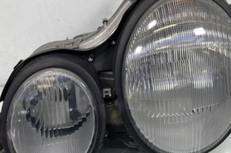 Optique avant principal gauche (feux)(phare) MERCEDES CLASSE E 210 Photo n°1