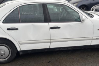 Optique avant principal gauche (feux)(phare) MERCEDES CLASSE E 210