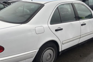 Neiman MERCEDES CLASSE E 210