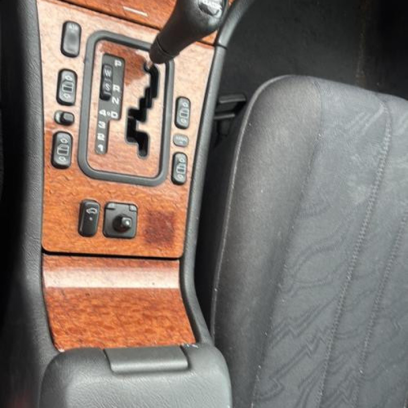 Neiman MERCEDES CLASSE E 210 Photo n°19