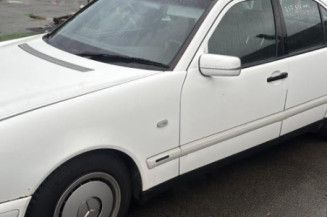 Serrure arriere gauche MERCEDES CLASSE E 210