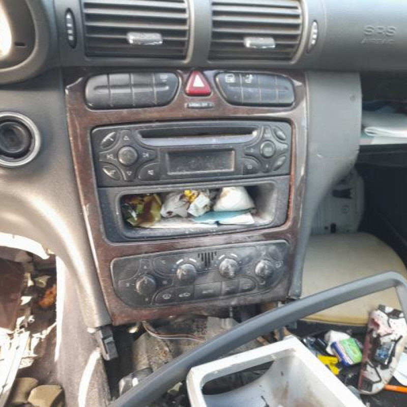 Serrure avant droit MERCEDES CLASSE C 203 Photo n°13