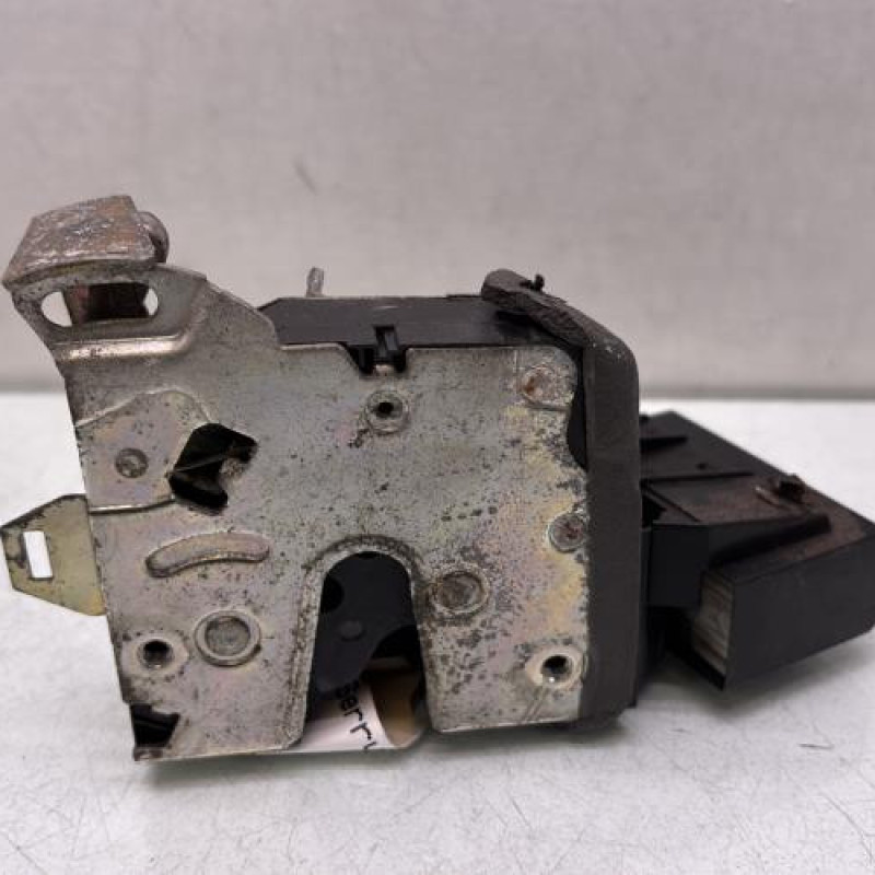 Serrure arriere gauche BMW SERIE 5 E39 Photo n°1