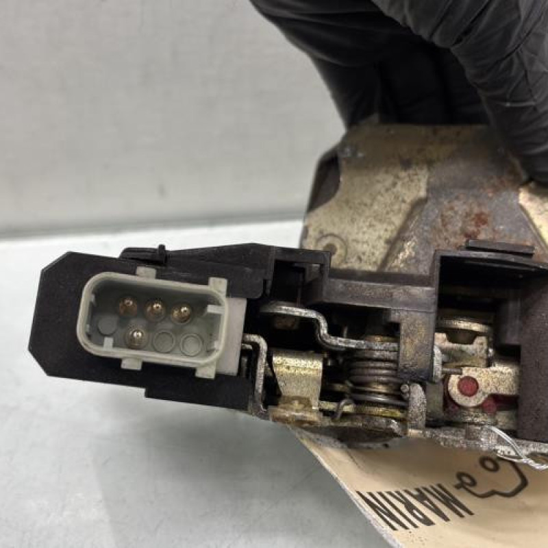 Serrure arriere gauche BMW SERIE 5 E39 Photo n°3