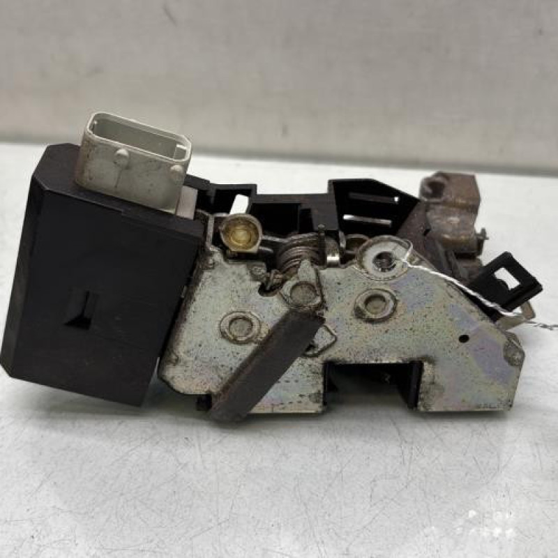 Serrure arriere gauche BMW SERIE 5 E39 Photo n°4