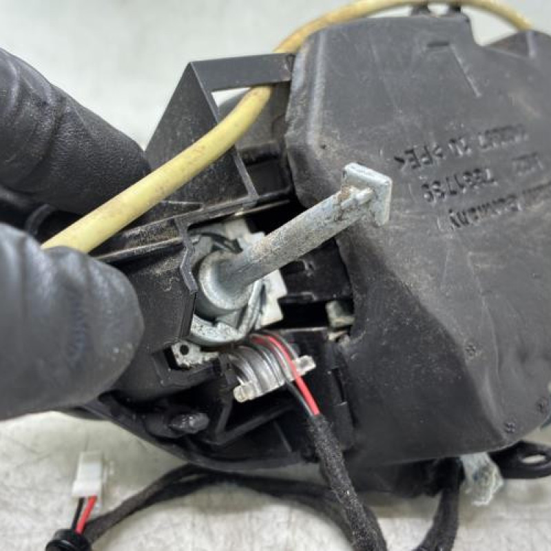 Serrure avant gauche BMW X3 F25 Photo n°6