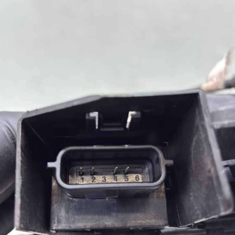 Serrure avant gauche RENAULT MEGANE 4 Photo n°6