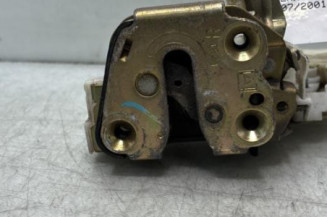Serrure arriere droit NISSAN ALMERA TINO