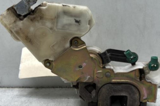 Serrure arriere droit NISSAN ALMERA TINO