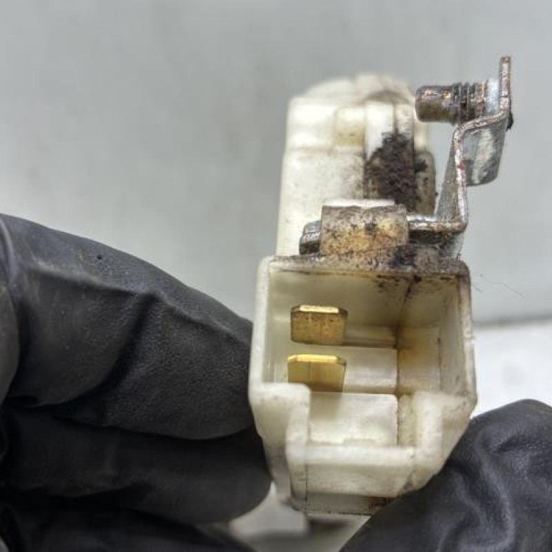 Serrure arriere droit NISSAN ALMERA TINO Photo n°4