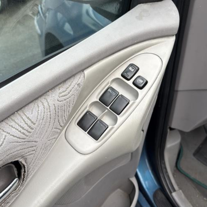 Serrure arriere droit NISSAN ALMERA TINO Photo n°15