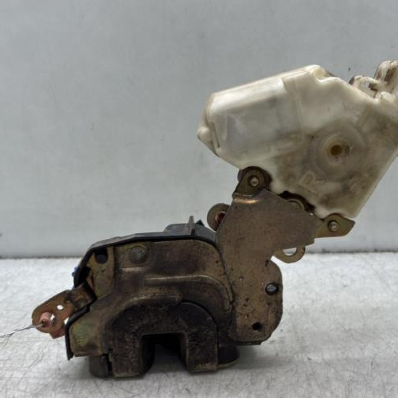 Serrure avant gauche NISSAN ALMERA TINO Photo n°3