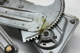 Leve vitre mecanique avant gauche RENAULT TWINGO 1