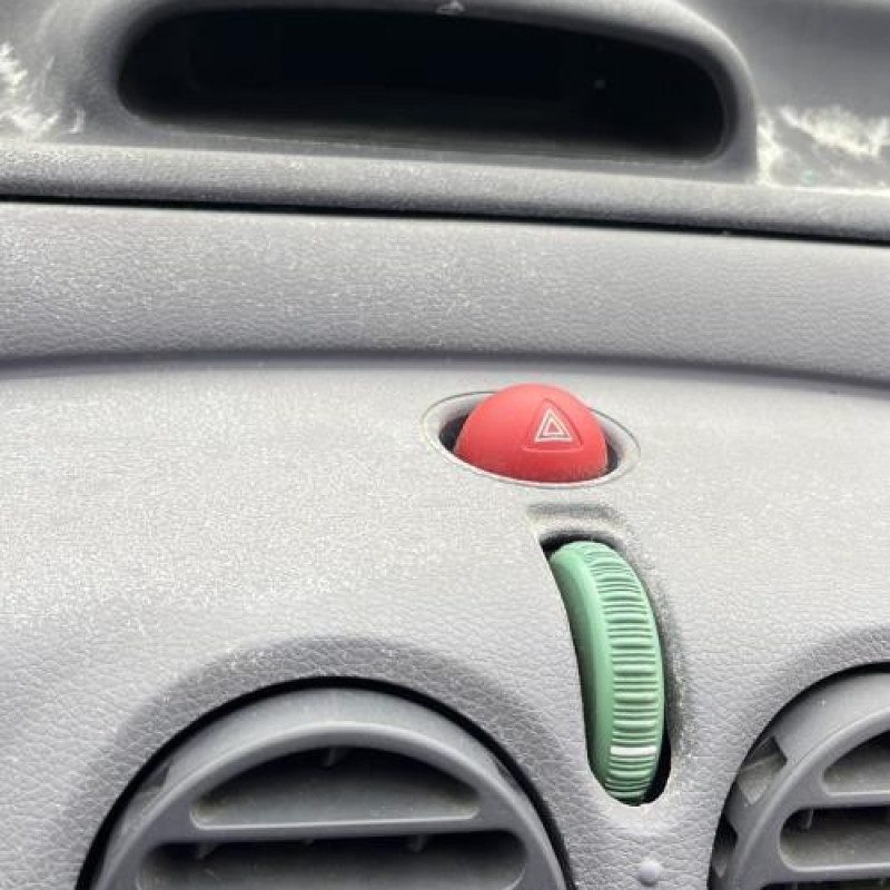 Poignee interieur avant droit RENAULT TWINGO 1 Photo n°14