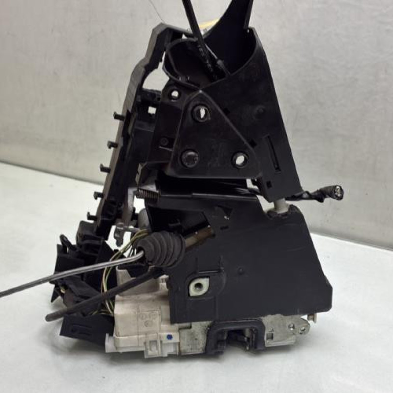 Serrure avant gauche MERCEDES CLASSE B 245 Photo n°3