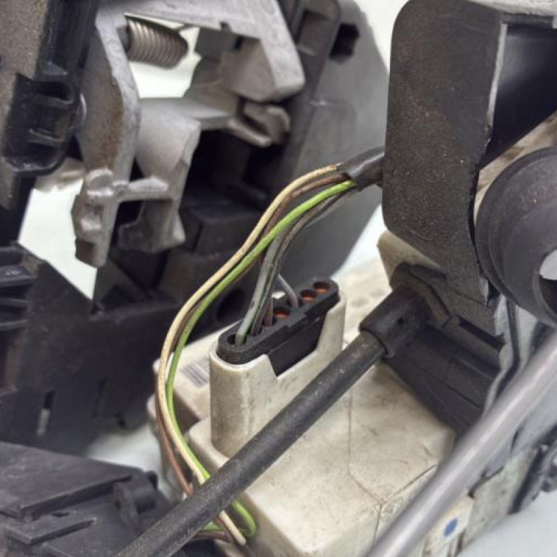 Serrure avant gauche MERCEDES CLASSE B 245 Photo n°4