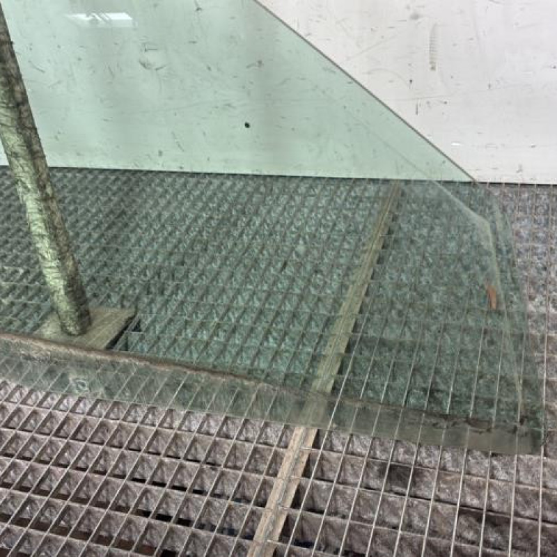 Vitre avant droit RENAULT CLIO 2 Photo n°2