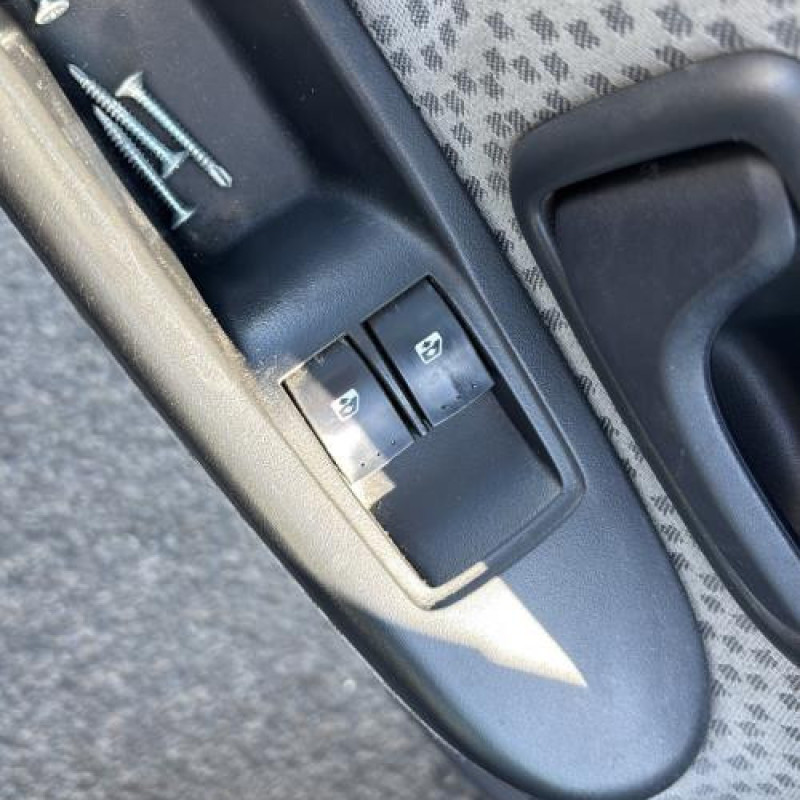 Vitre avant droit RENAULT CLIO 2 Photo n°15