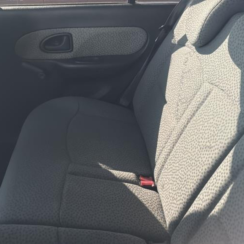 Vitre avant droit RENAULT CLIO 2 Photo n°19