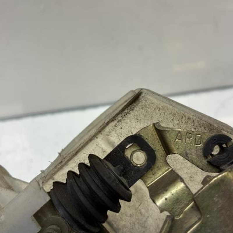 Serrure arriere droit RENAULT CLIO 2 Photo n°4
