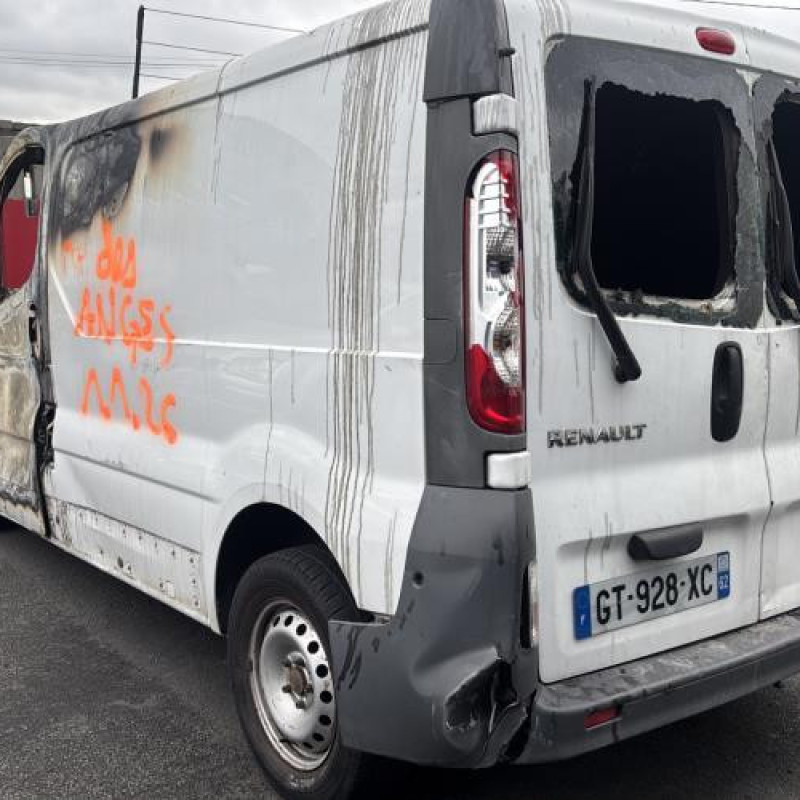 Feu arriere principal droit (feux) RENAULT TRAFIC 2 Photo n°7