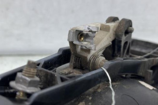 Poignee porte coffre gauche RENAULT TRAFIC 2