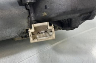 Mot. essuie glace arrière gauche RENAULT TRAFIC 2