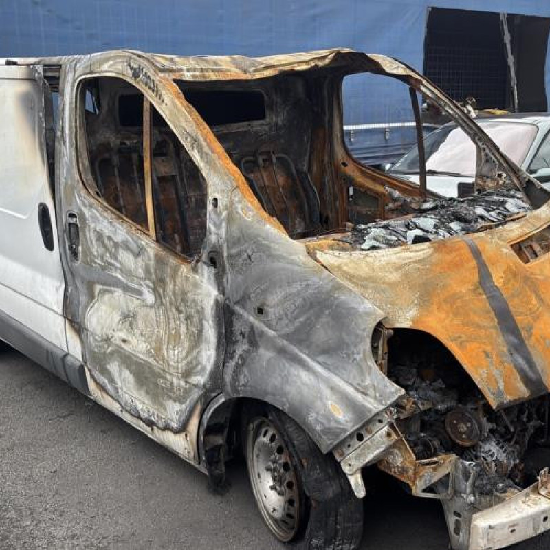 Mot. essuie glace arrière gauche RENAULT TRAFIC 2 Photo n°6