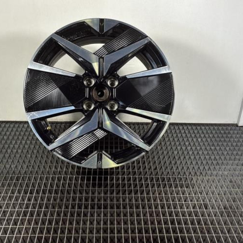 Jante PEUGEOT 208 2 Photo n°1