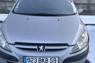 Attache ceinture avant droit PEUGEOT 307