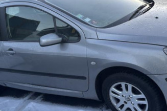 Attache ceinture avant droit PEUGEOT 307