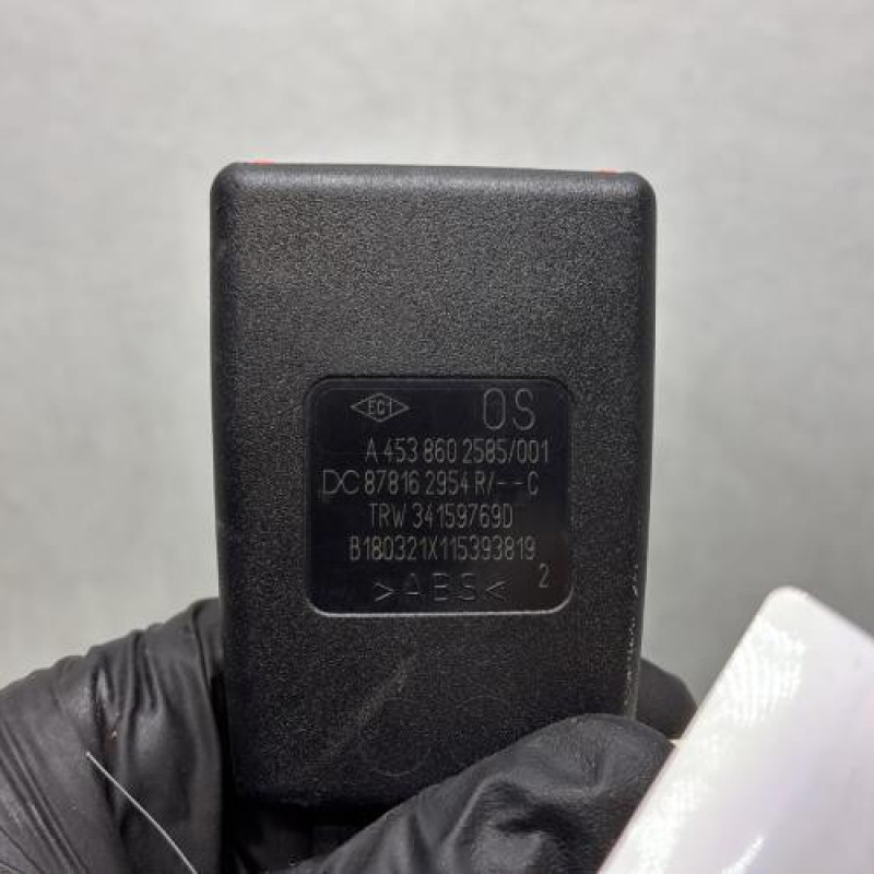 Attache ceinture arriere gauche RENAULT TWINGO 3 Photo n°3