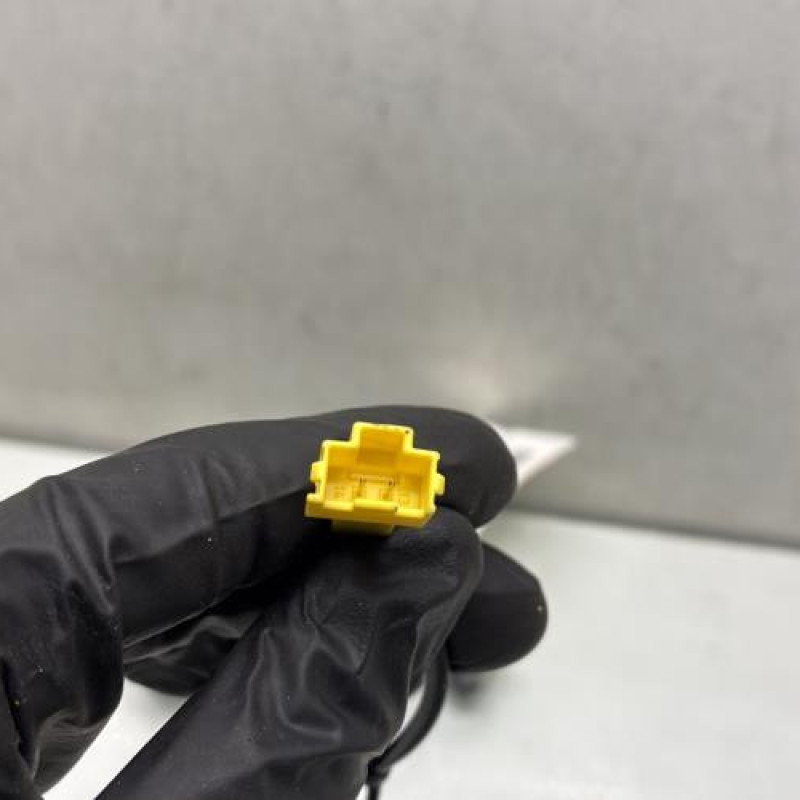 Attache ceinture avant droit RENAULT TWINGO 3 Photo n°3