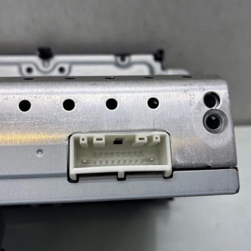 Autoradio d'origine RENAULT TWINGO 3 Photo n°3