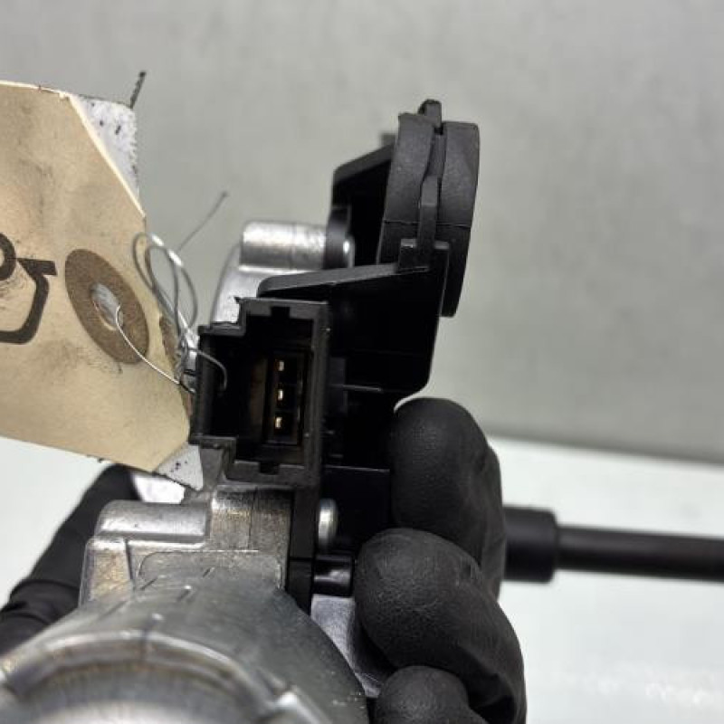 Moteur essuie glace arriere RENAULT TWINGO 3 Photo n°4