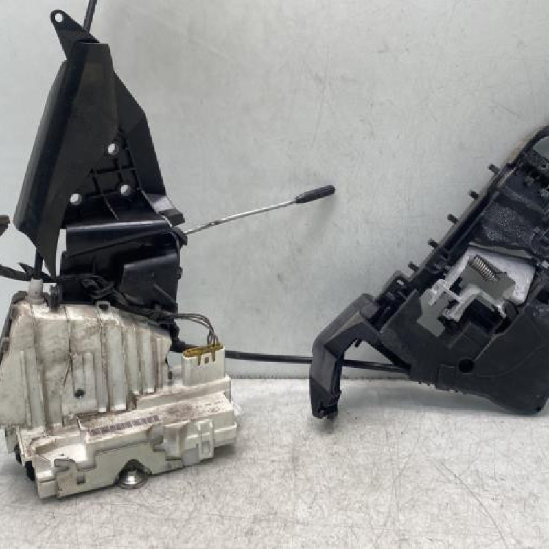 Serrure arriere gauche MERCEDES CLASSE B 245 Photo n°4