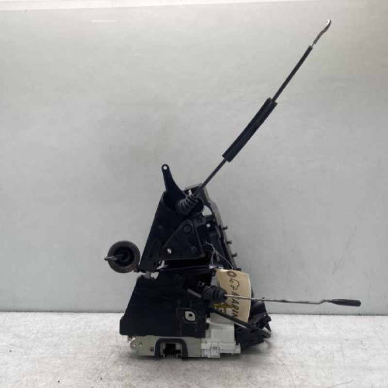 Serrure avant droit MERCEDES CLASSE B 245 Photo n°1