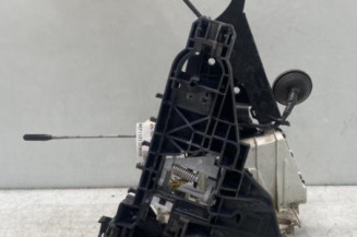 Serrure avant droit MERCEDES CLASSE B 245