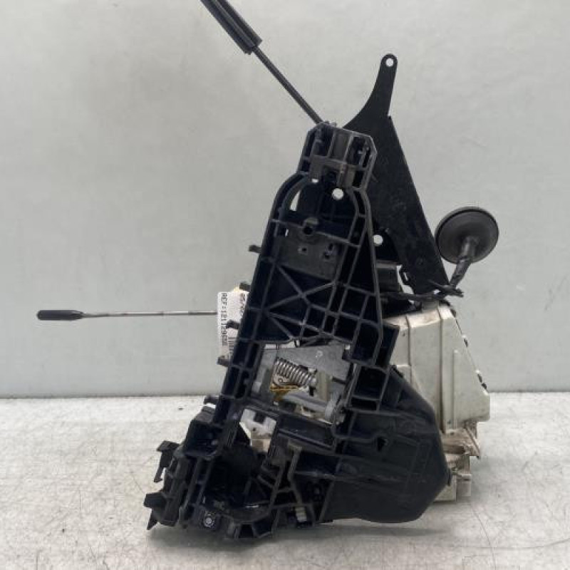 Serrure avant droit MERCEDES CLASSE B 245 Photo n°4