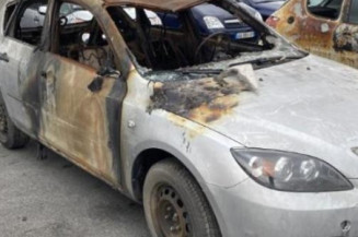 Optique avant principal gauche (feux)(phare) MAZDA 3 1