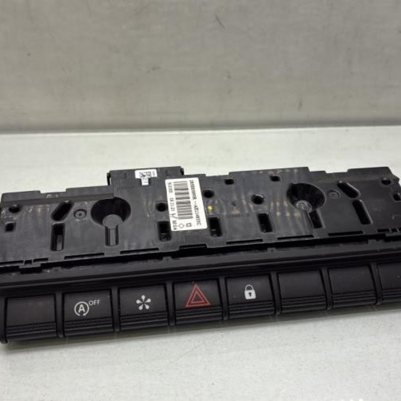 Bouton de warning RENAULT CLIO 5 Photo n°1