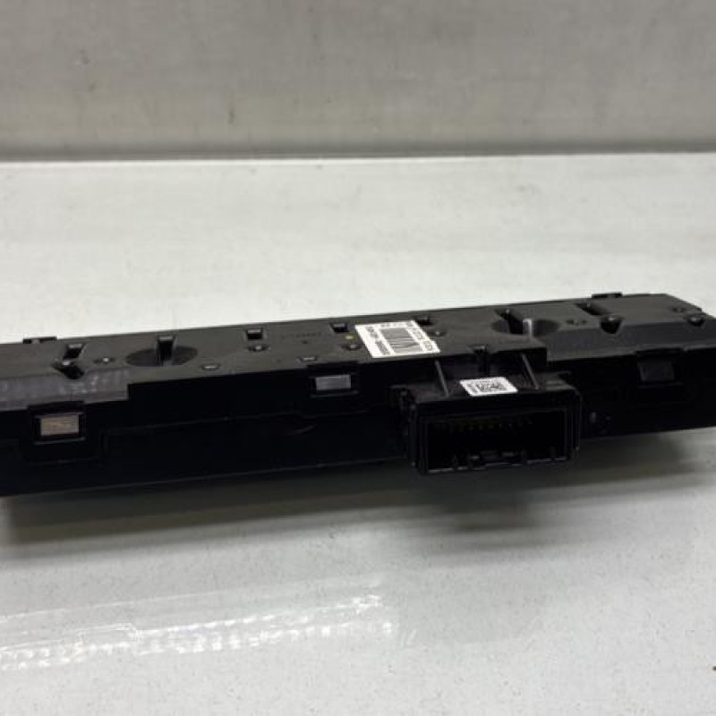 Bouton de warning RENAULT CLIO 5 Photo n°2