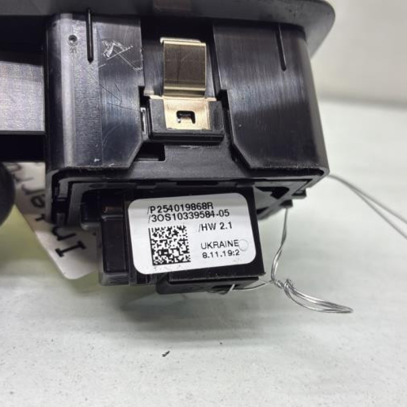 Interrupteur de leve vitre avant droit RENAULT CLIO 5 Photo n°3