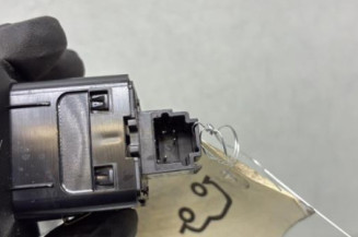 Interrupteur de leve vitre avant droit RENAULT CLIO 5