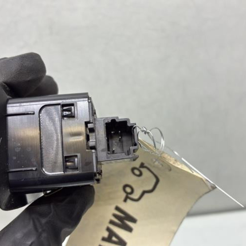 Interrupteur de leve vitre avant droit RENAULT CLIO 5 Photo n°4