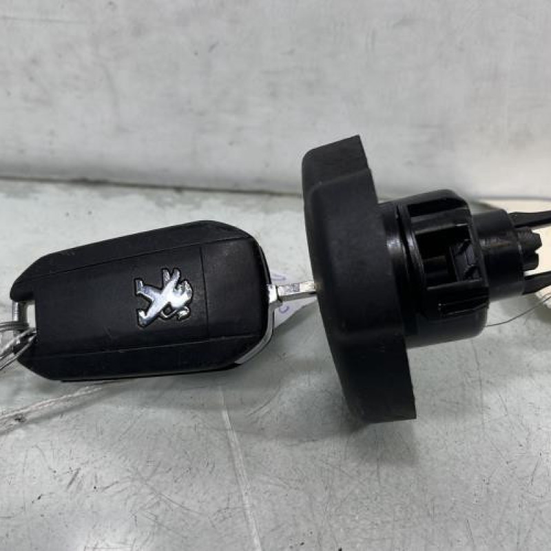 Bouchon de carburant PEUGEOT 308 2 SW Photo n°3