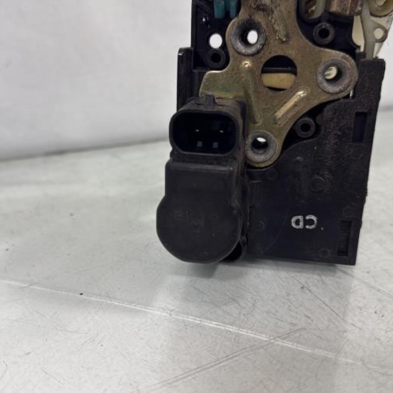 Serrure avant droit DAEWOO KALOS Photo n°2